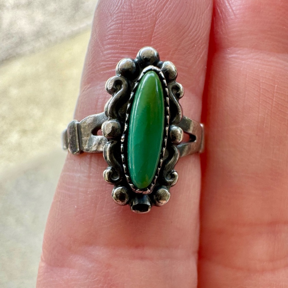 VINTAGE Native American Bell Trading Post Green Turquoise Sterling Silver Ring
